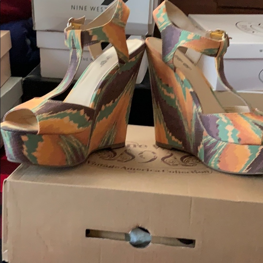 Nine West - Picture 3 of 8